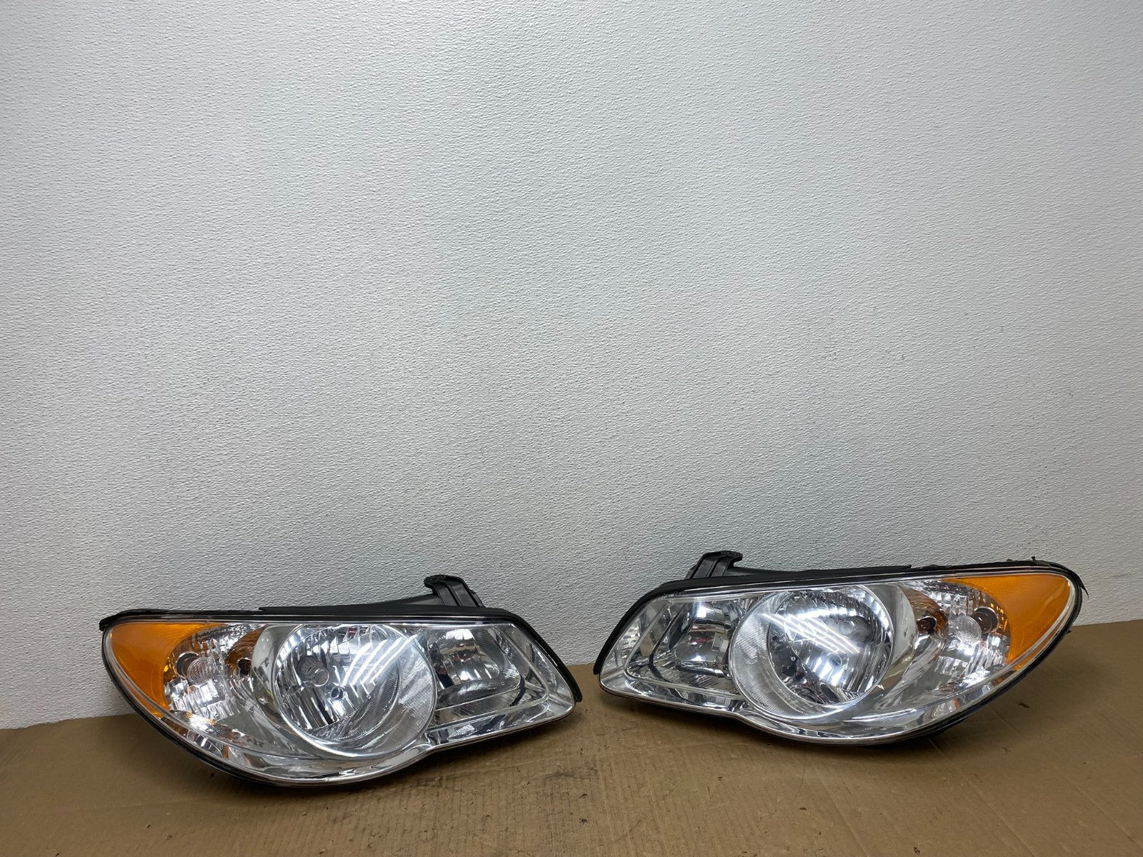 2007 2008 2009 2010 Hyundai Elantra Left+Right Side Headlights AB8363 DW0