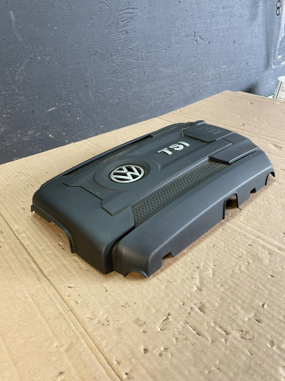 2014-2017 Volkswagen Passat Jetta 1.8 TSI Engine Motor Top Cover Panel AD8716 DW1