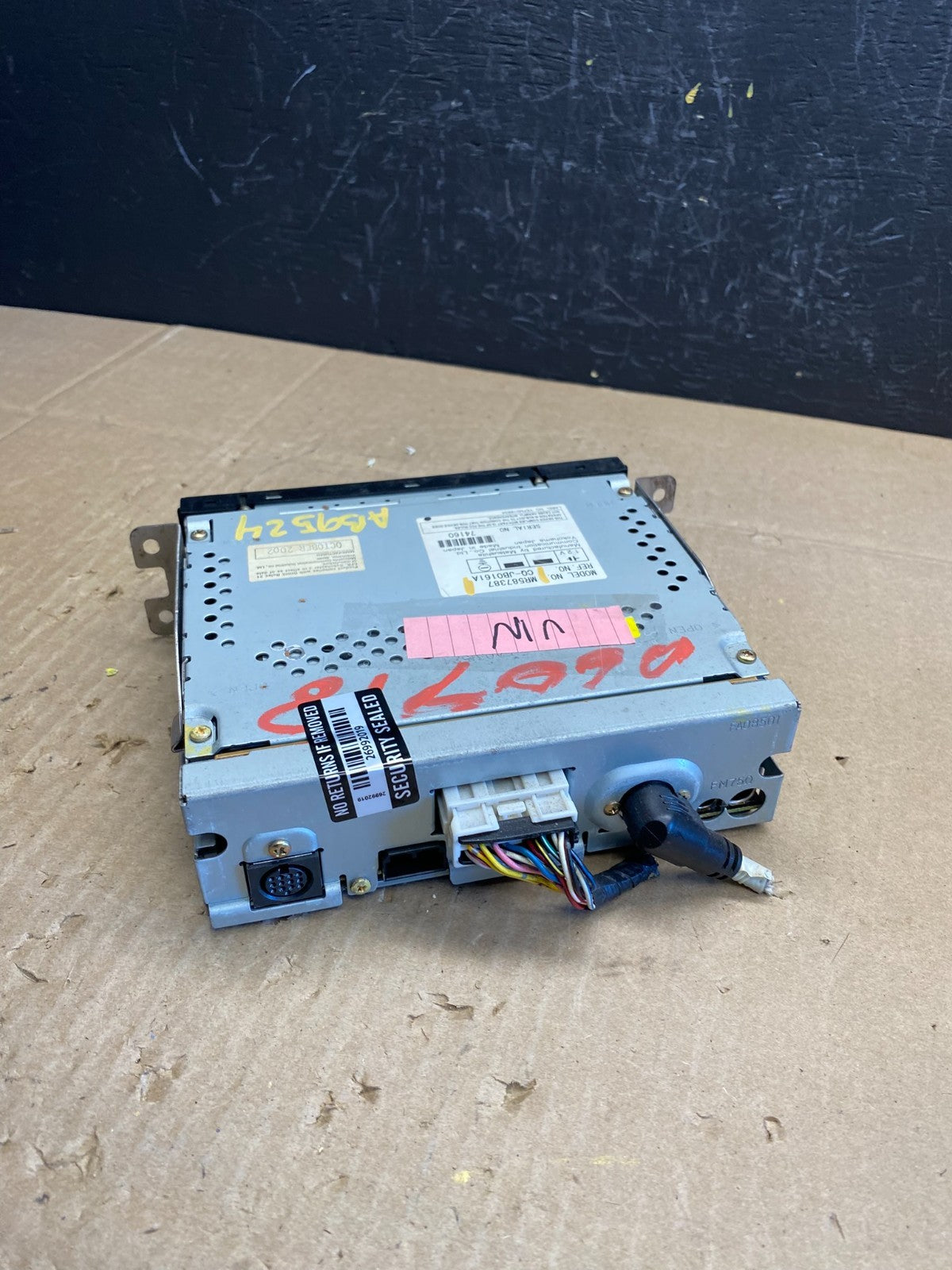 2004 to 2006 Mitsubishi Montero Audio Equipment Radio Receiver AB95244