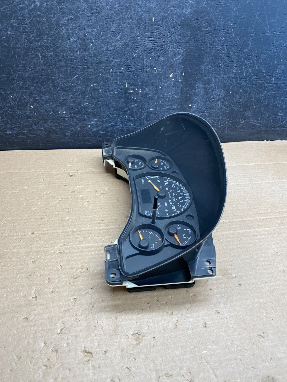 2004 to 2007 Chevrolet Express Speedometer Cluster Gauge AG6311 DG2
