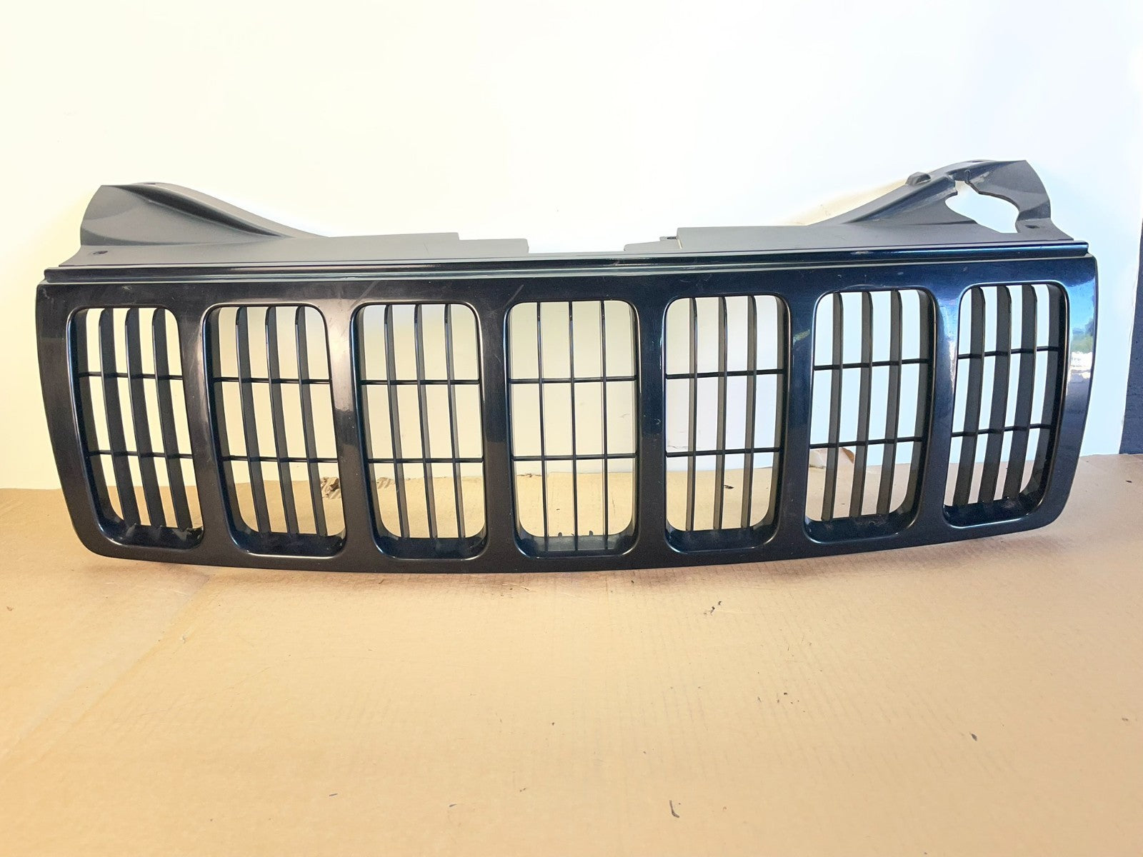 2005 2006 2007 Jeep Grand Cherokee Front Upper Grill Grille AG3102 DG0
