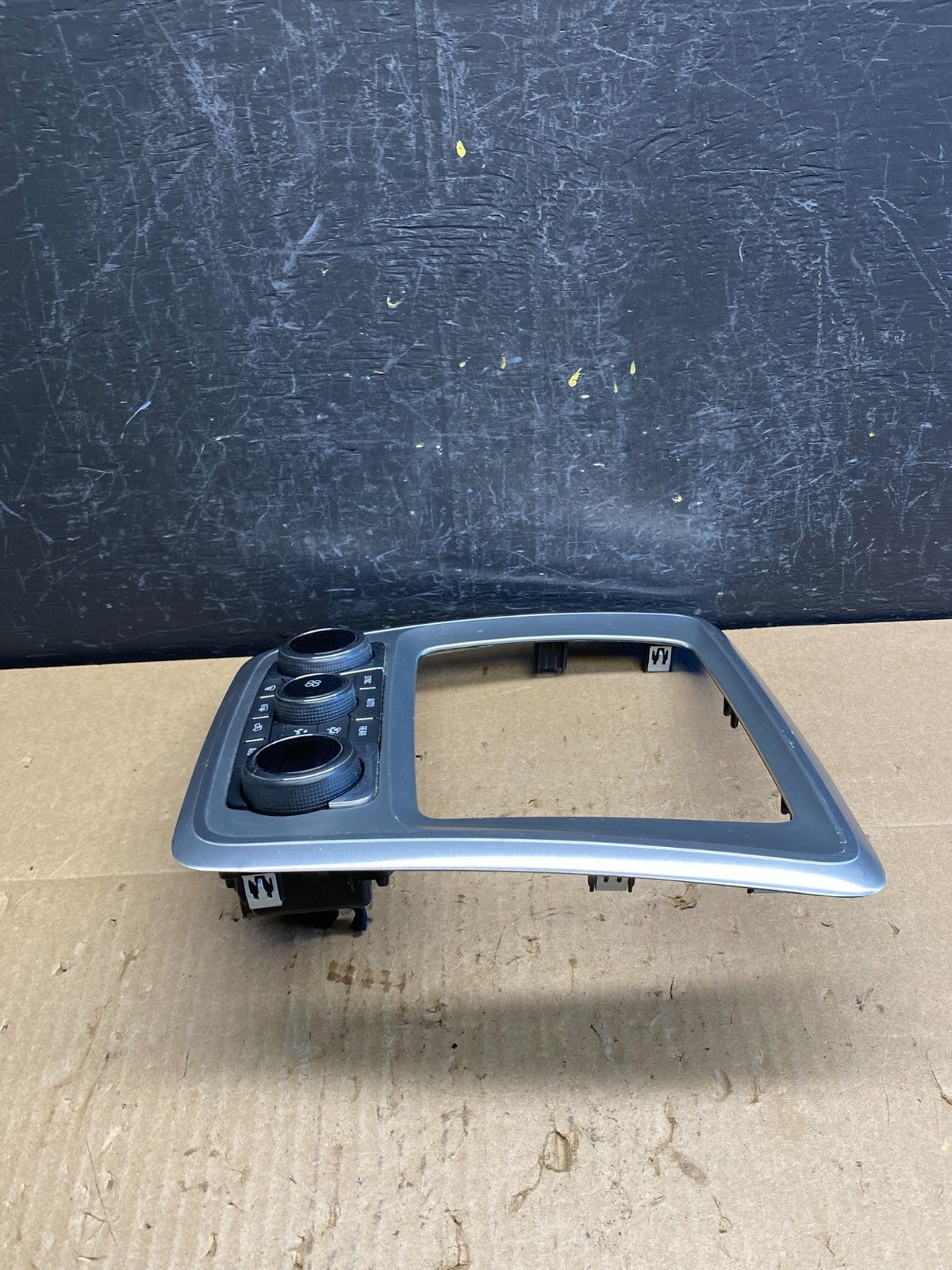 2013 - 2016 GMC Acadia A/C Heater Climate Control Radio Panel Bezel OE ac6820 DG2