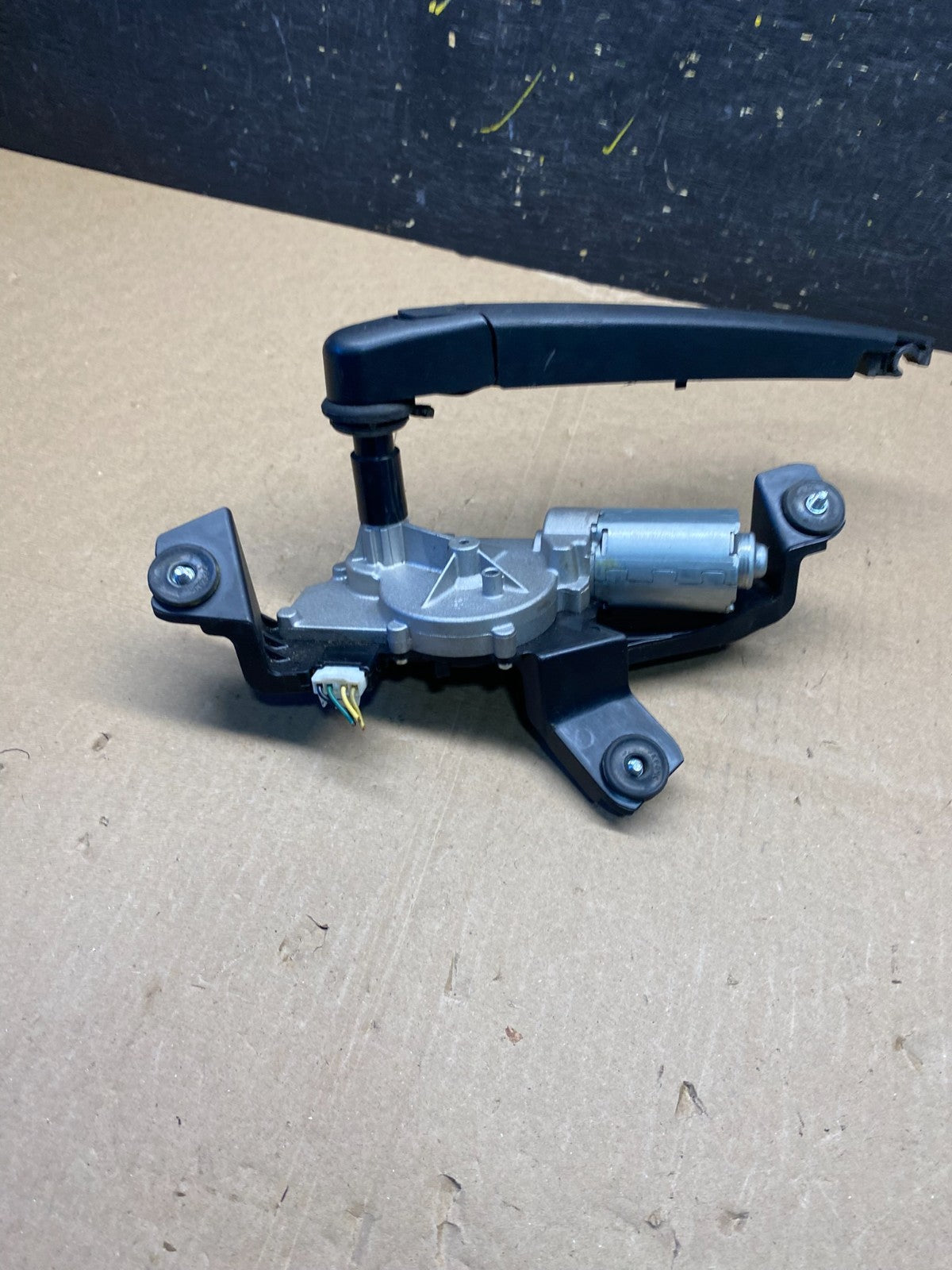 2014-2015 Kia Sorento Rear Glass Windshield Wiper Motor V5267 DG3