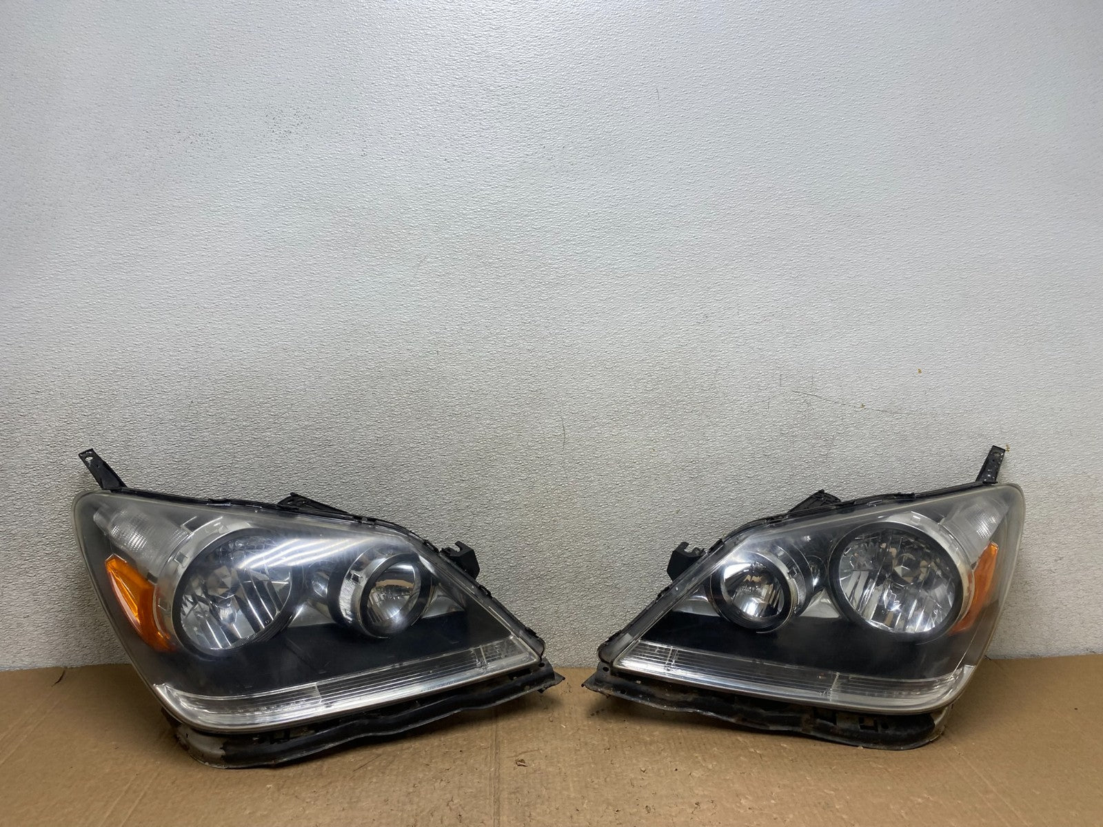 2005 2006 2007 Honda Odyssey Left+Right Set Halogen Headlights V3238 DW0