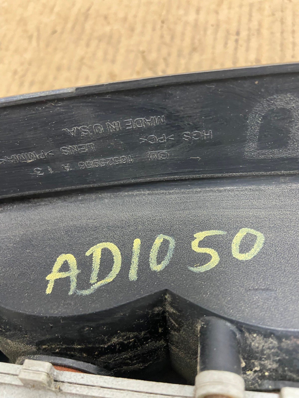2002-2009 GMC Envoy Right Passenger RH Side Tail Light AD1050 LK9