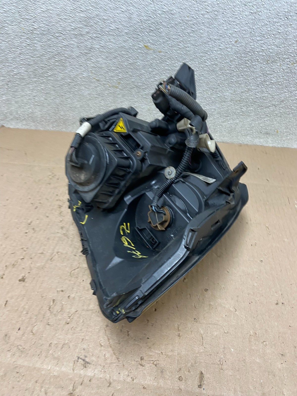 2006 to 2011 Cadillac DTS Right Passenger RH Side Xenon Hid Headlight OEM Z617812