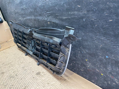 2001 to 2005 Volkswagen Passat Front Upper Grill Grille Oem s5736 DG8