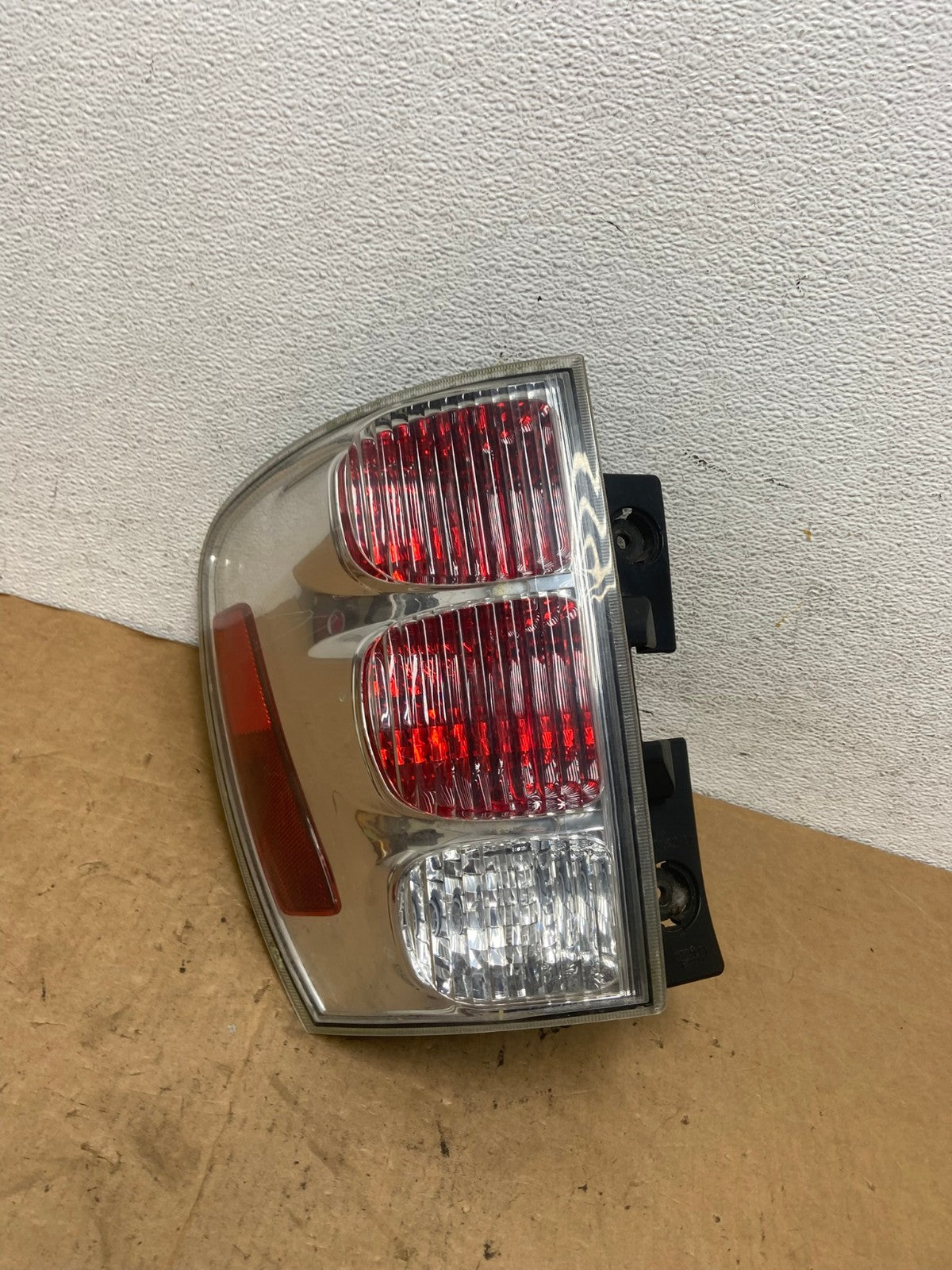 2005 to 2008 Chevrolet Equinox Left Driver Lh Side Tail Light AD5155 LK0