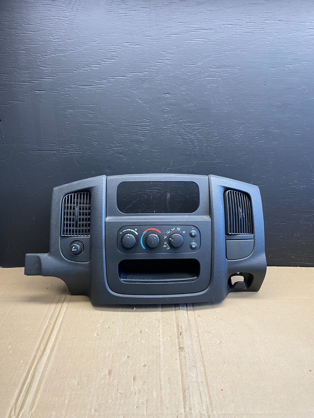 2002 to 2005 Dodge Ram Radio Climate Control Dash Air Vent Bezel Trim AB8775 DG0