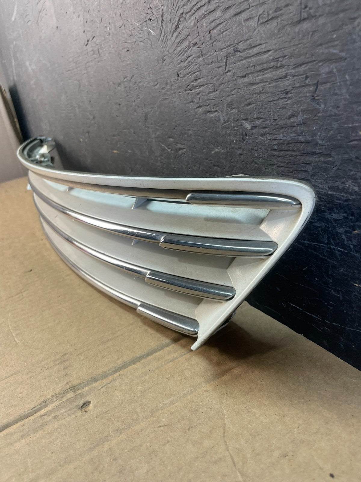 2002 to 2003 Lexus ES300 Front Upper Grill Grille AD0233 DG1