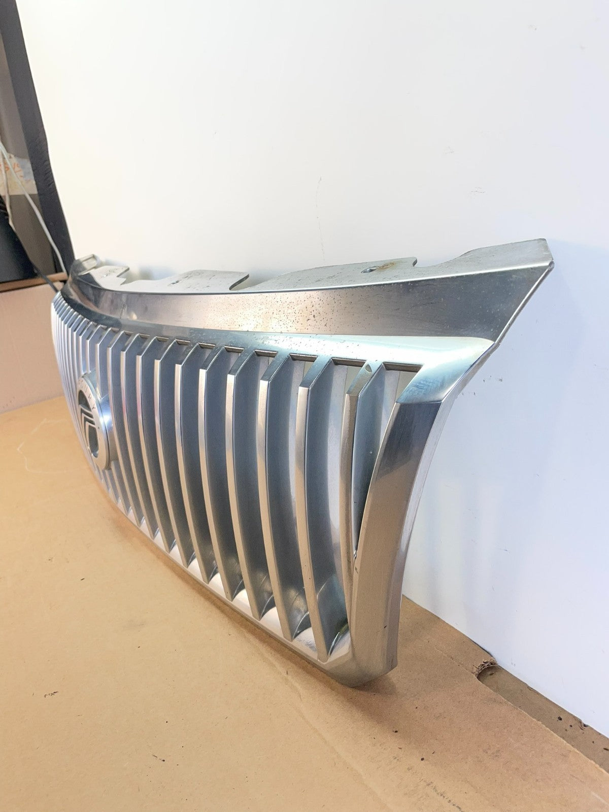2002 to 2005 Mercury Mountaineer Front Upper Grill Grille AG0873 DG1