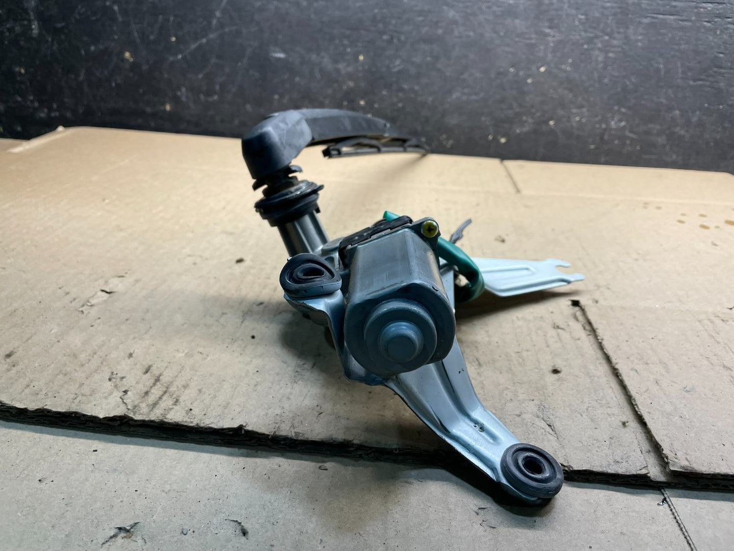 2007 - 2010 Hyundai Santa Fe Rear Glass Windshield Wiper Motor V9060 DG2