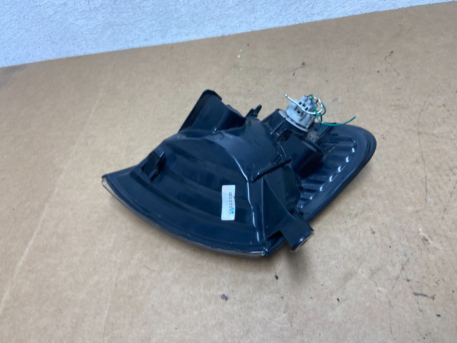 2005 to 2006 Toyota Tundra Left Driver LH Side Turn Signal Light AE3021 DG6
