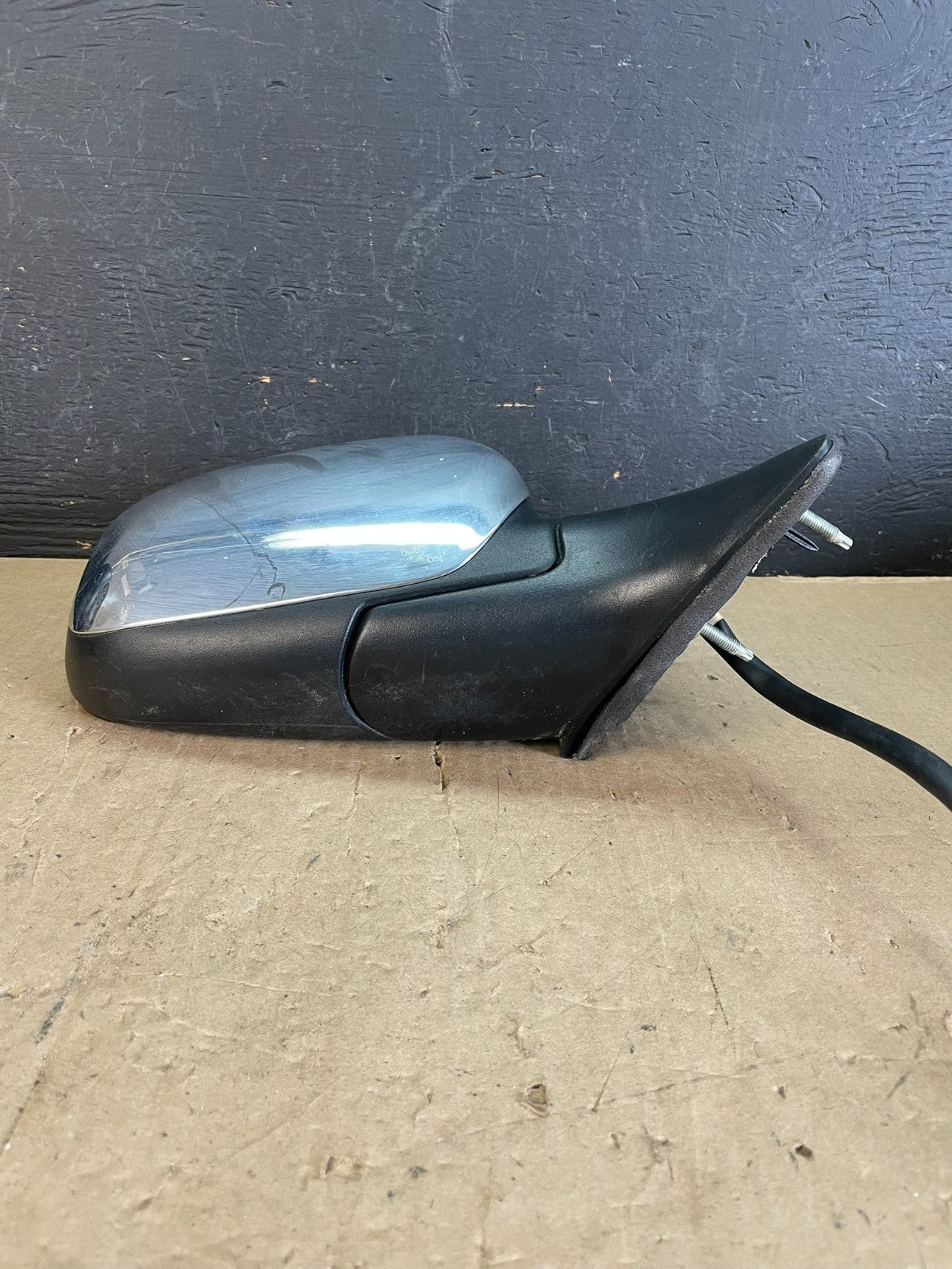 2002 - 2008 Ford Crown Victoria Right Passenger View Door Mirror AD5887 DW3