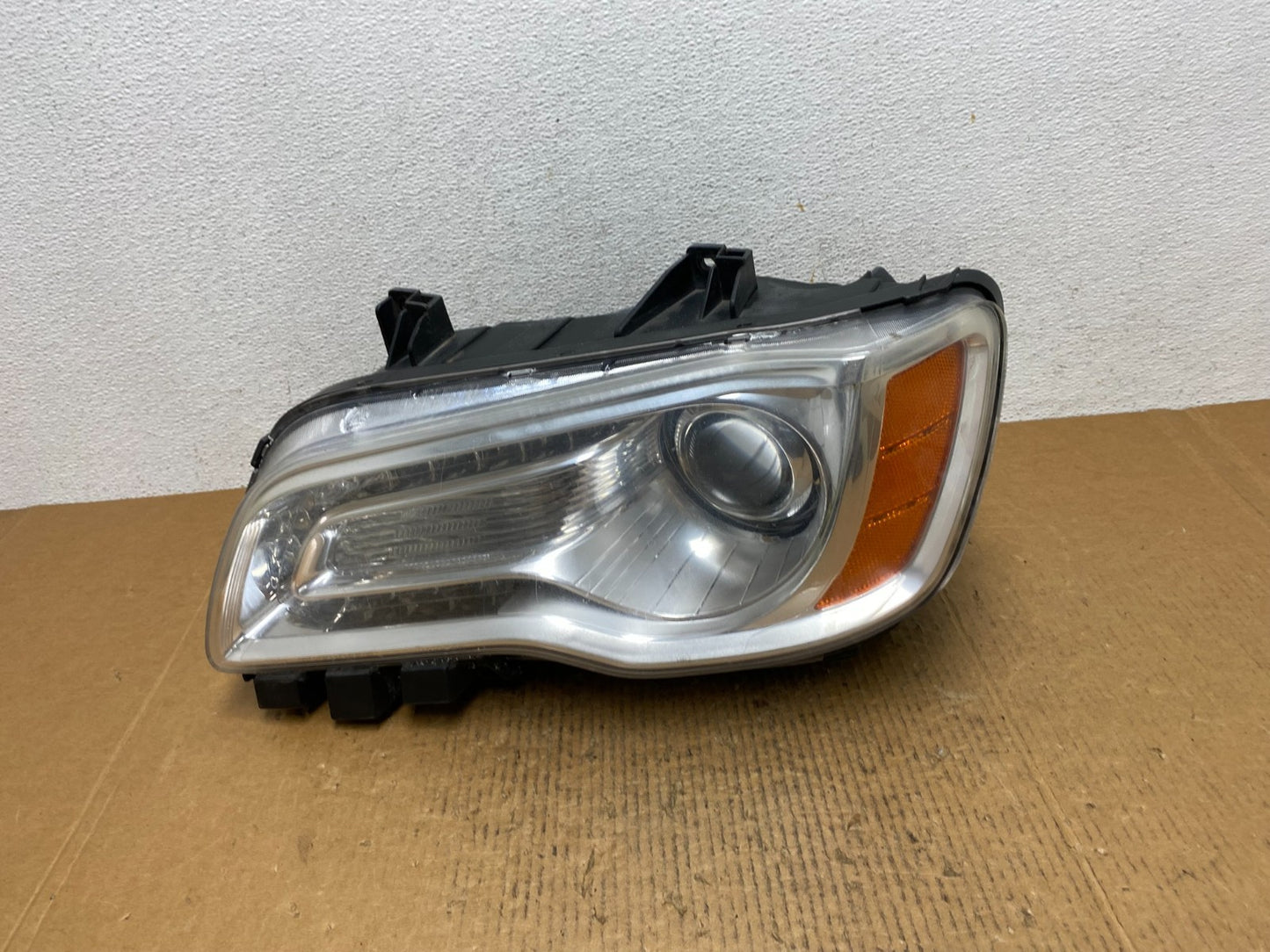 2011 to 2014 Chrysler 300 Left Driver LH Halogen Headlight AE1254 DW0