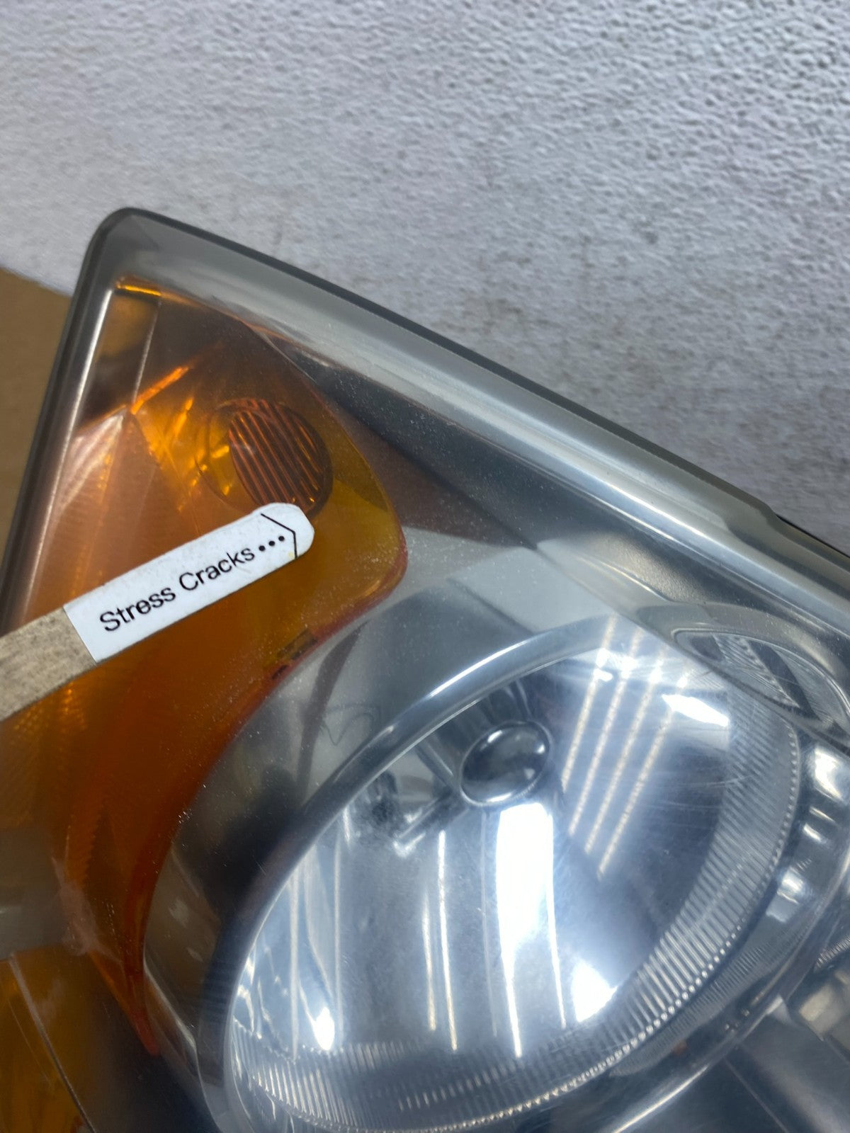 2011 to 2016 Chrysler Town and Country Right Passenger Headlight AD5220 DW4