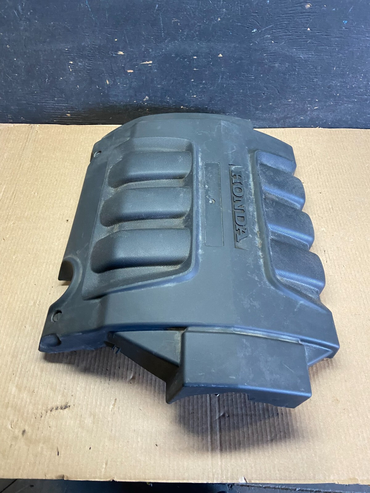 2005 to 2007 Honda Odyssey Black Engine Cover OEM N8250 DG2