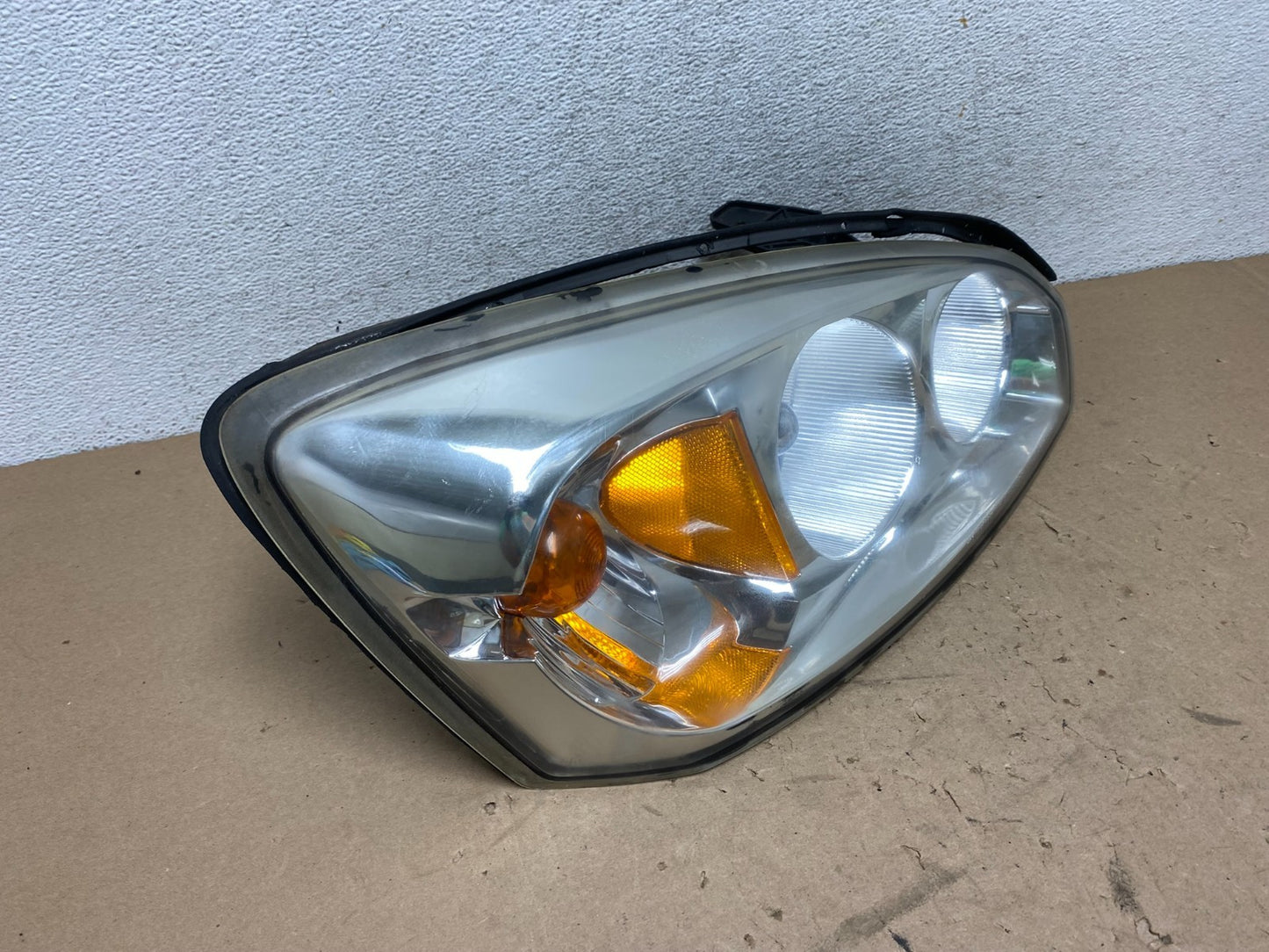 2004 to 2007 Chevrolet Malibu Right Passenger RH Headlight TYC AG4308 DW2