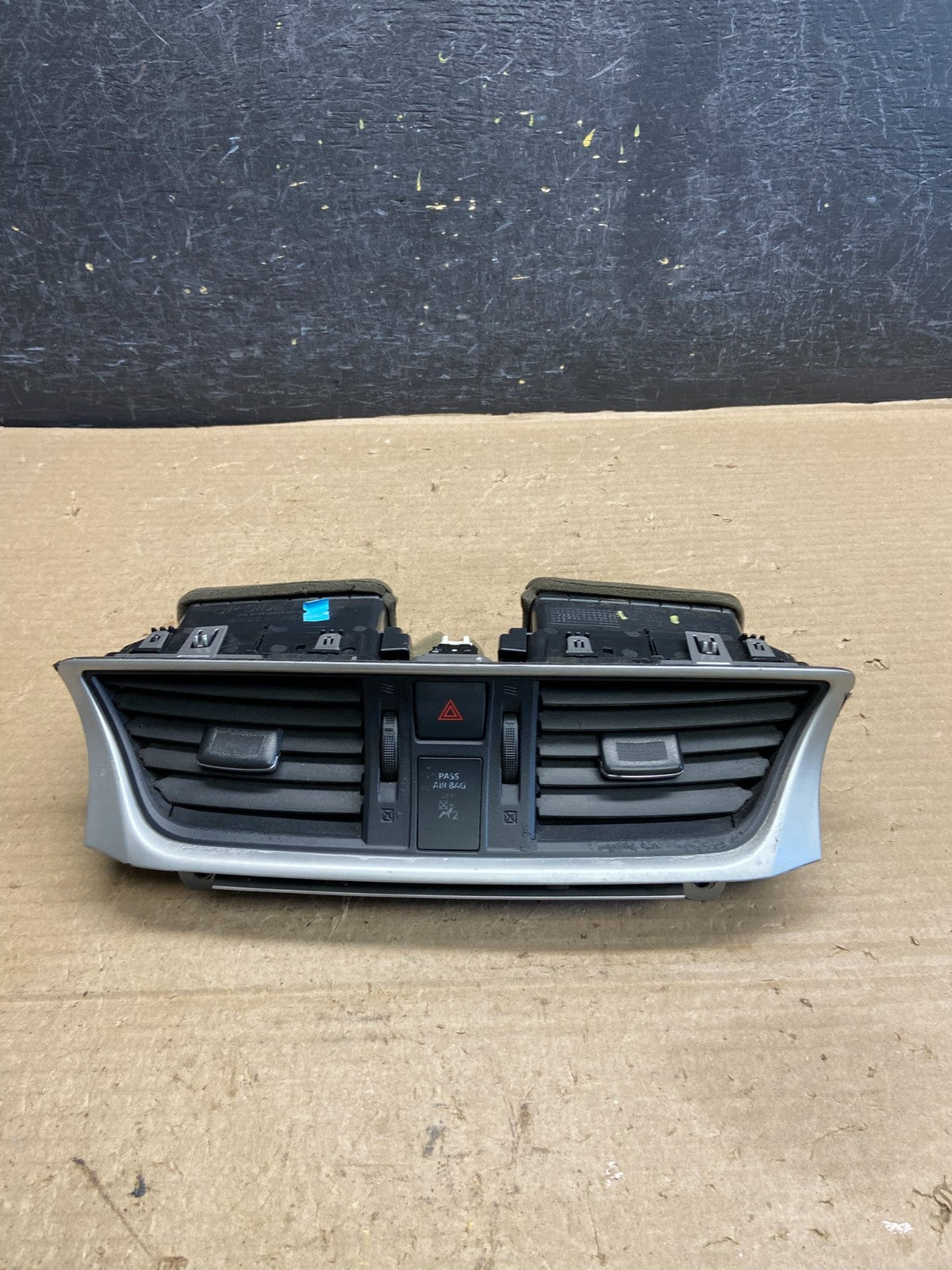 2013 to 2015 Nissan Sentra Air Vents Top Dash Center W/Hazzard Switch AH3806 DG0