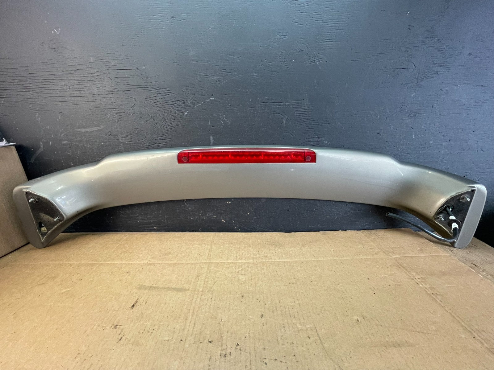 2000 to 2004 Subaru Legacy Sedan Rear Spoiler Wing AC5147 DG5