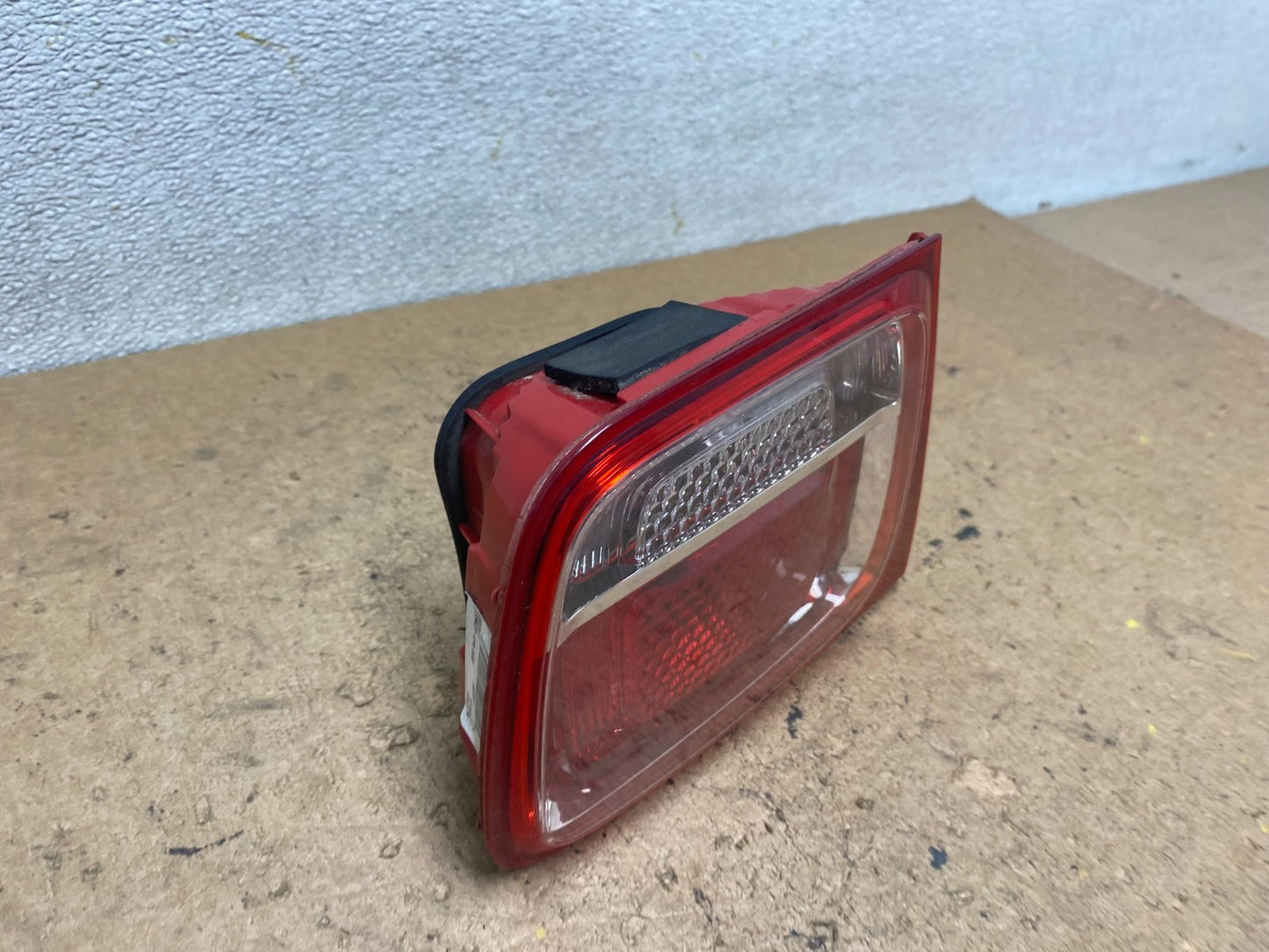 2013-2016 Chevrolet Malibu Left Driver Lh Side Inner Tail Light Oem T1002 DW1
