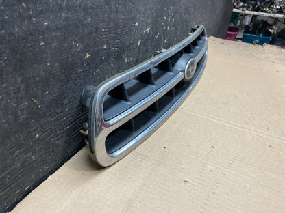 2000 to 2002 Subaru Legacy Outback Grill Grille OEM X7640 DG2