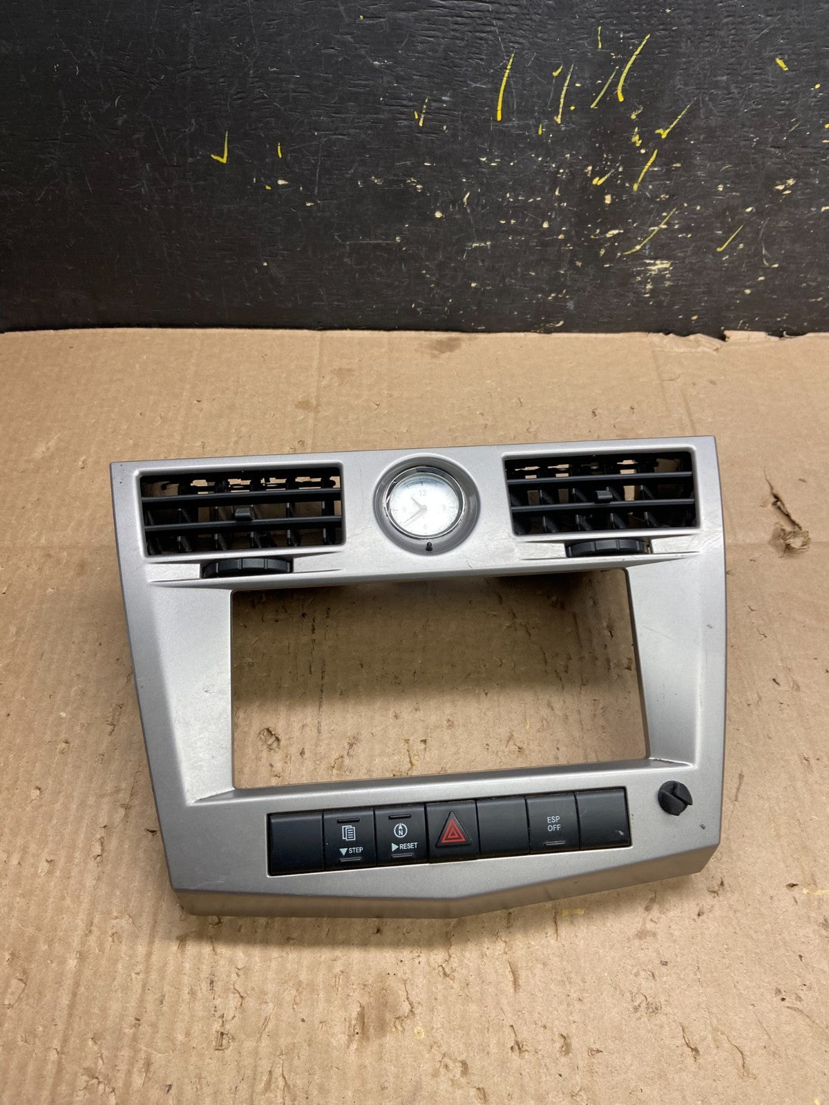 2007 2010 Chrysler Sebring Center Dash Radio Clock Bezel Trim Panel Oem y5420 DG0