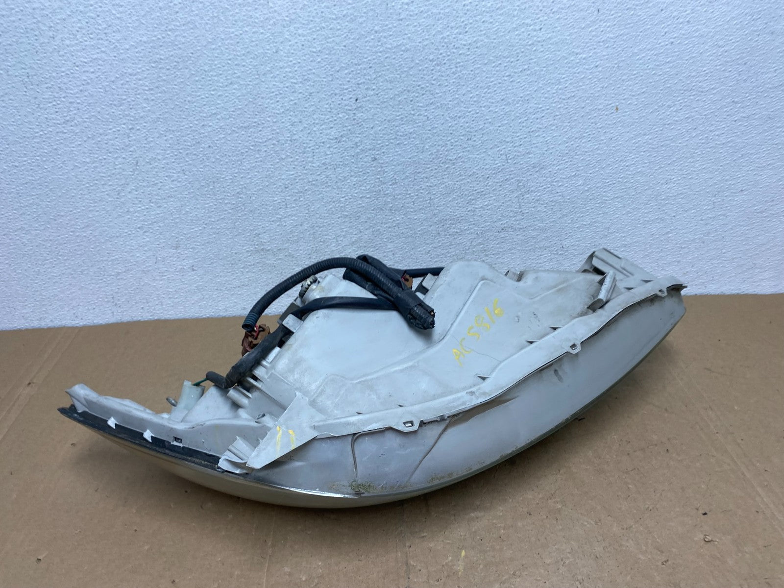 2005 to 2006 Toyota Camry Left Driver LH Halogen Headlight AC5816 DW7