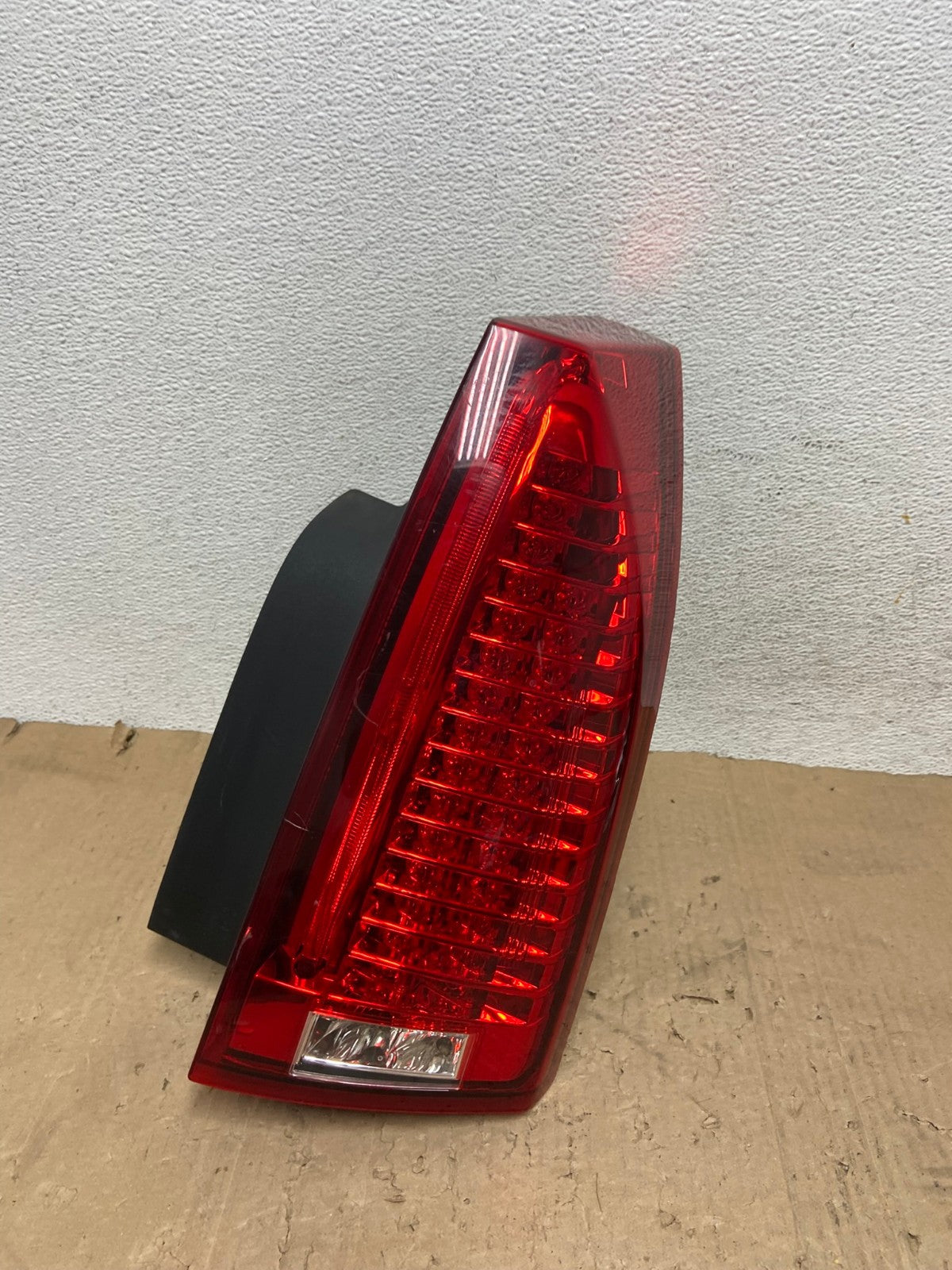 2008 to 2013 Cadillac CTS Right Passenger Side Led Side Tail light AE9370 LK0
