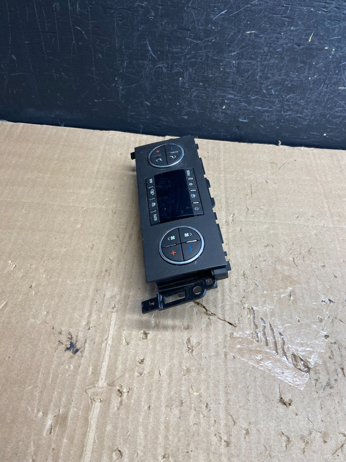 2007-2011 GMC Yukon Tahoe Automatic Climate Temperature Temp Control AE1825 DG1