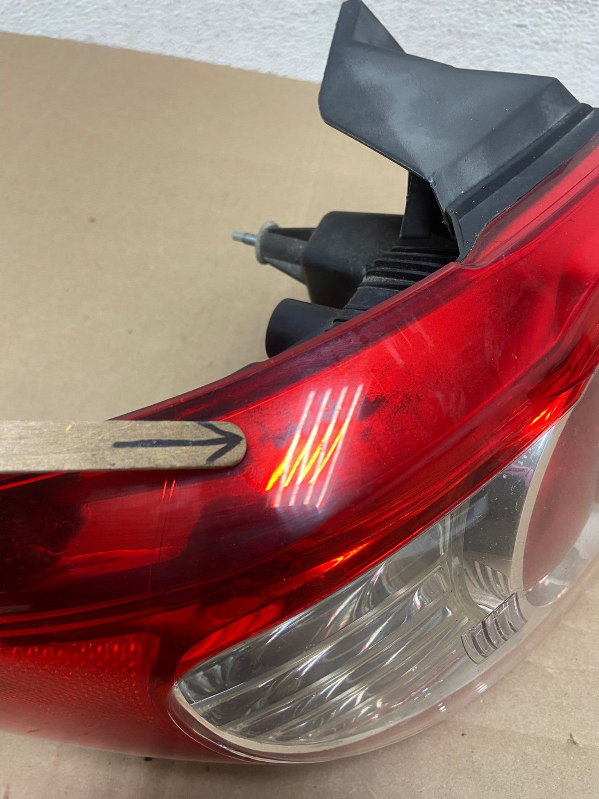 2010 to 2012 Hyundai Santa Fe Left Driver Side LH Tail Light AE4868 LK4