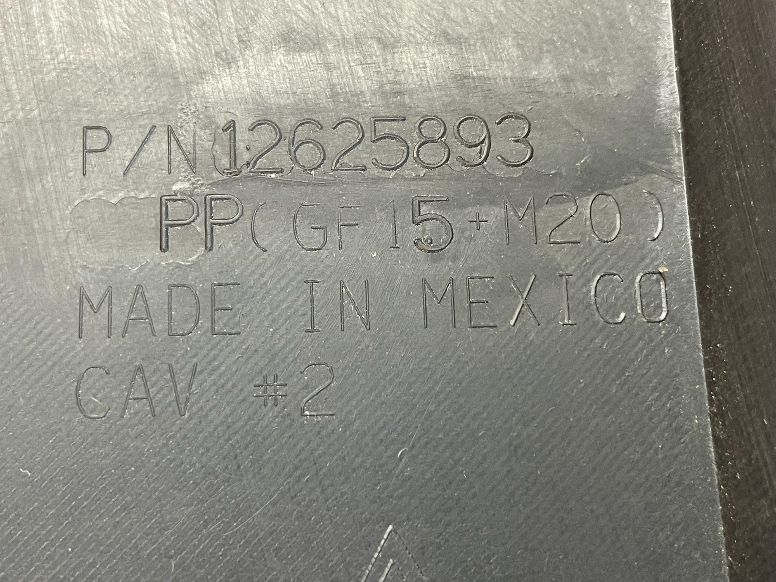 2007 to 2014 Chevrolet Silverado Vortec Engine Cover Shield AG7561 DG4