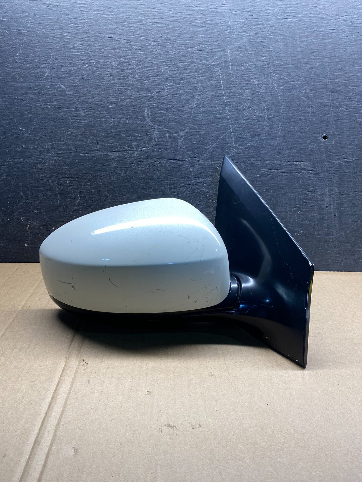 2009 to 2014 Nissan Murano Right Passenger Side View Door Mirror AG3670 DW0