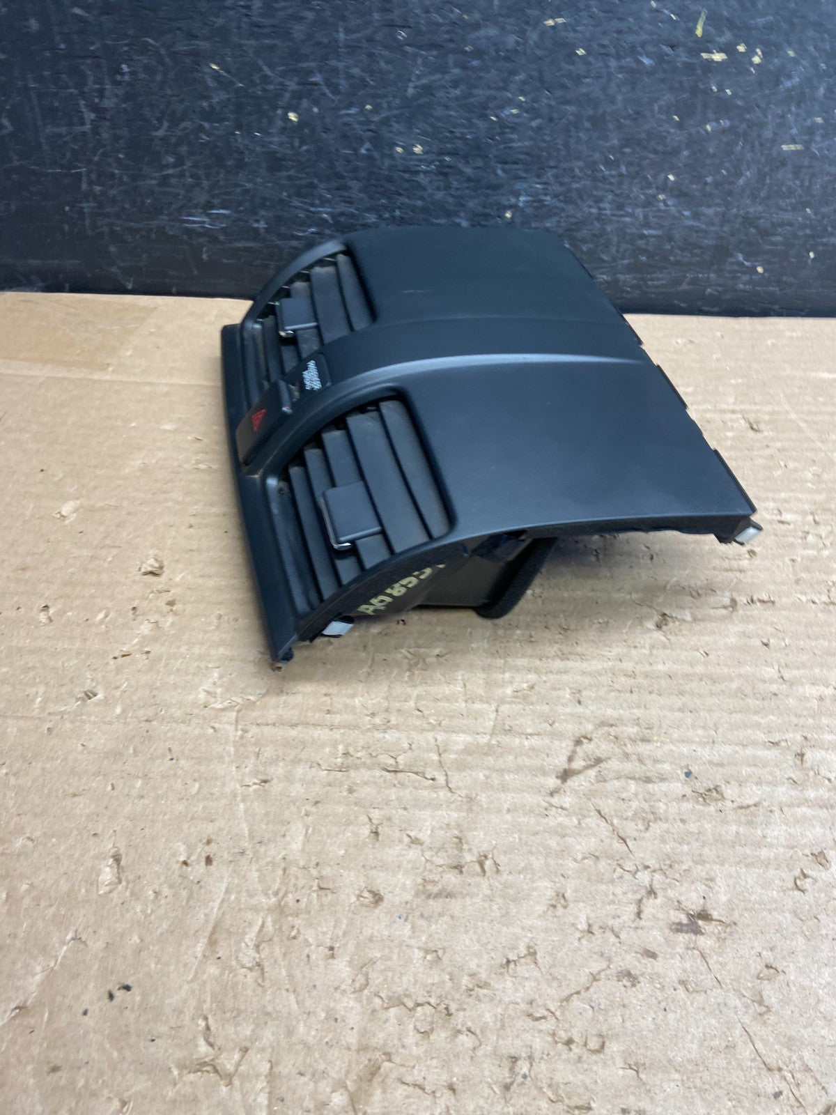 2007 to 2011 Honda CRV CR-V Front Center Panel Clock Air Vent ag8557 DG3
