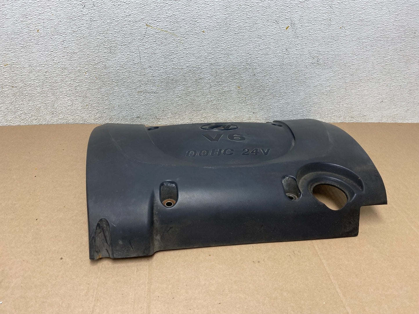 1999 to 2005 Hyundai Sonata Engine Trim Cover J6677 PS0