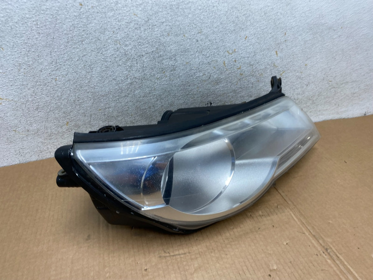 2009 to 2011 Volkswagen Tiguan Right Passenger Halogen Headlight AI3820 DW2
