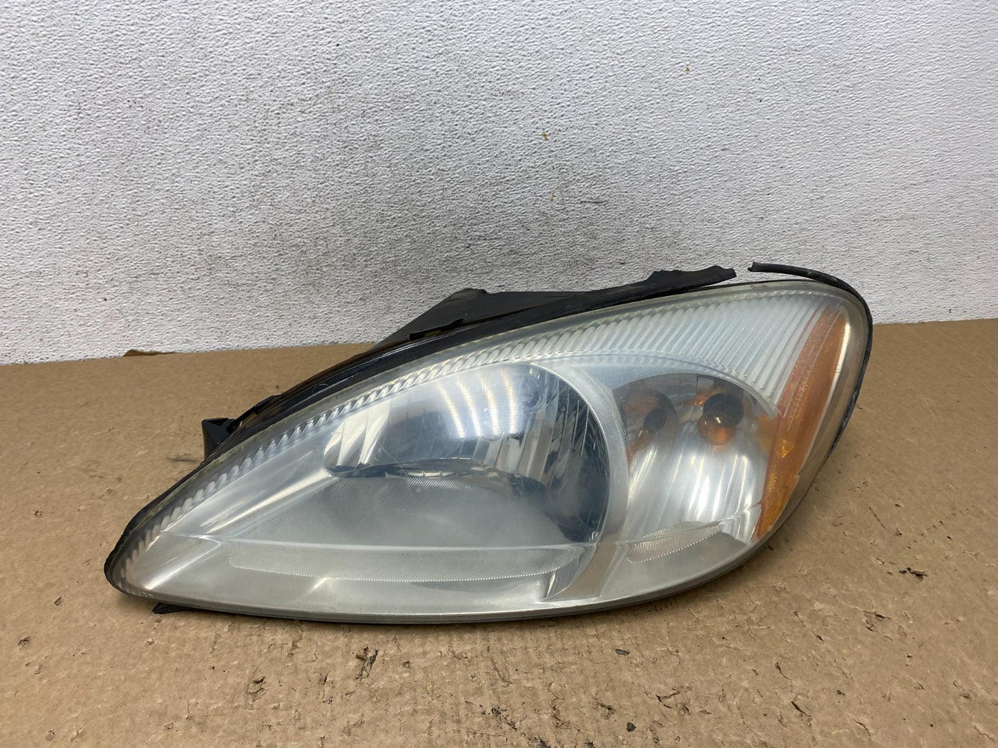 2000 to 2007 Ford Taurus Left Driver LH Side Halogen Headlight AF8216 DW0