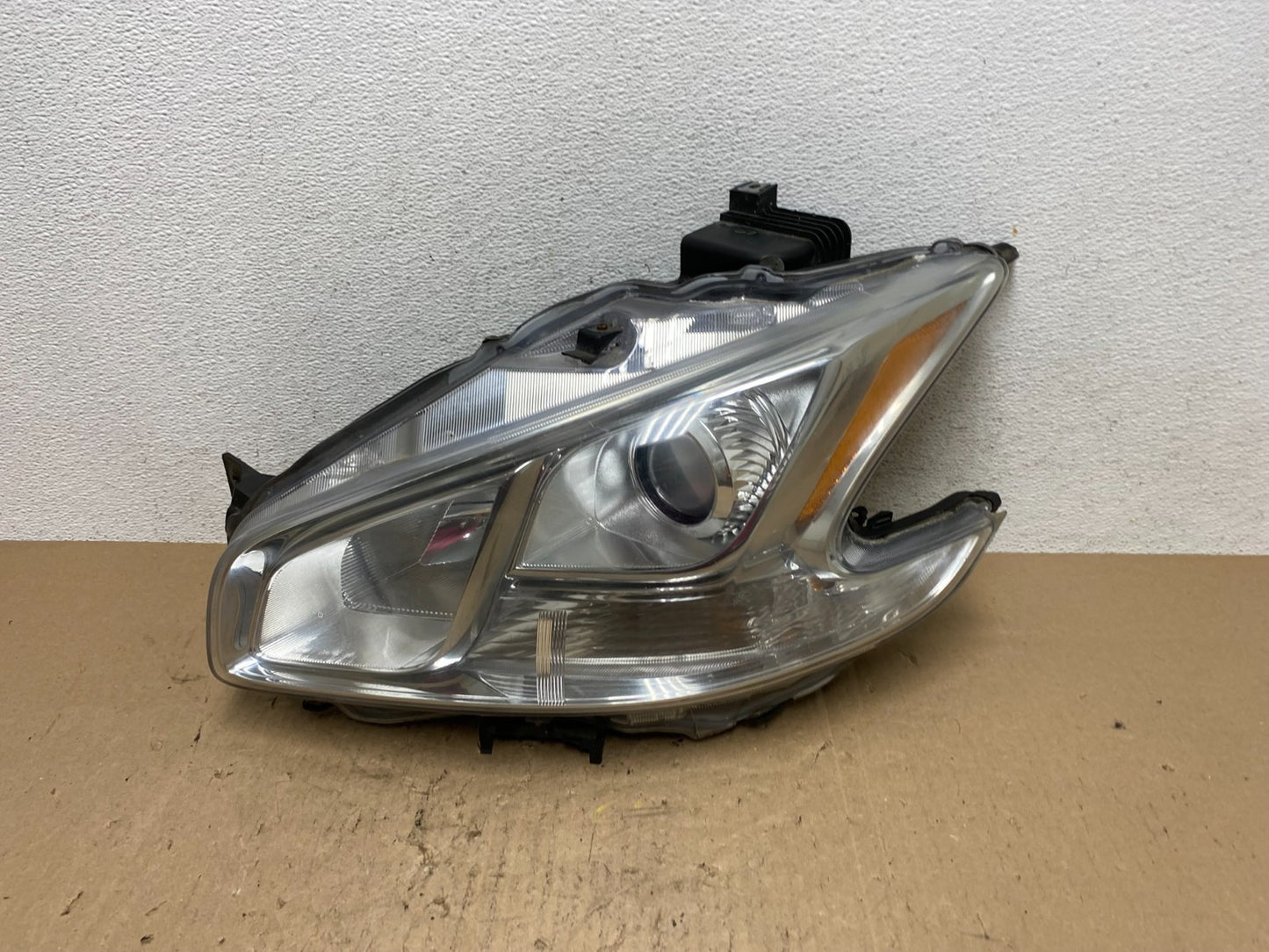 Halogen 2009 to 2014 Nissan Maxima Left Driver LH Side Headlight AE6575 DW0