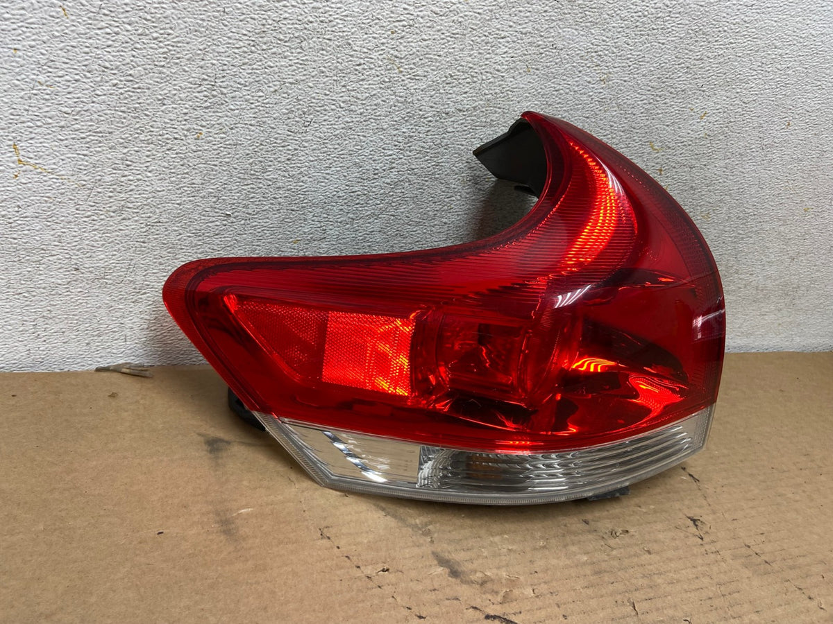 2009 to 2012 Toyota Venza Left Driver LH Side Tail Light AH4252 LK1