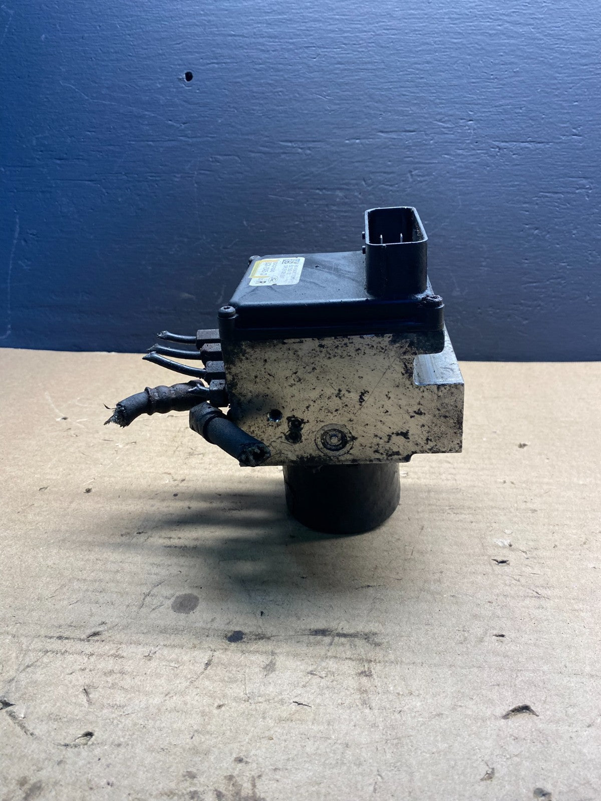 2011 - 2014 Ford E250 E350 Van  ABS Anti Lock Brake Pump Module Oem AB7212 DG2