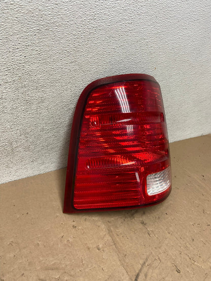 2002 to 2005 Ford Explorer Left Driver Lh Side Tail light AG5347 LK1