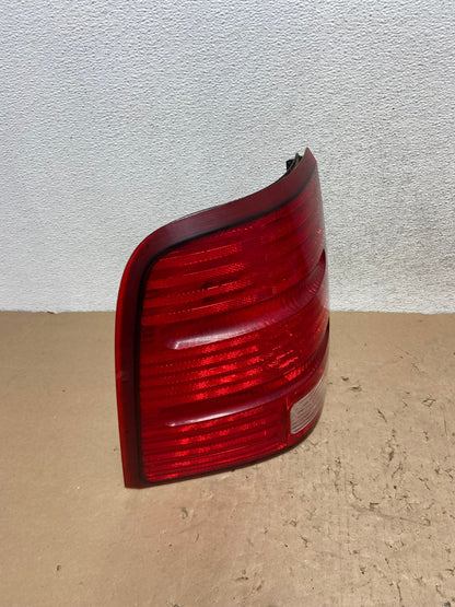2002 to 2005 Ford Explorer Left Driver Lh Side Tail light AG4470 LK2
