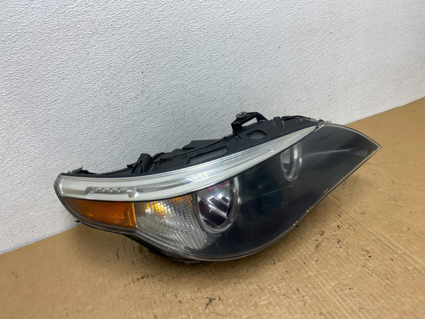 Halogen 2004 -2007 BMW 535i 5 Series Right Passenger Side Headlight AC8127 DW2