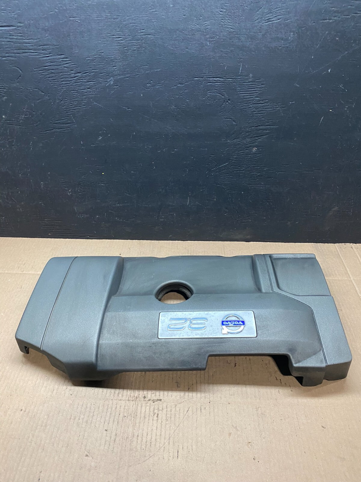 2005 to 2011 Volvo S80 3.2L Upper Top Engine Motor Dust Cover Oem F3535 DG11
