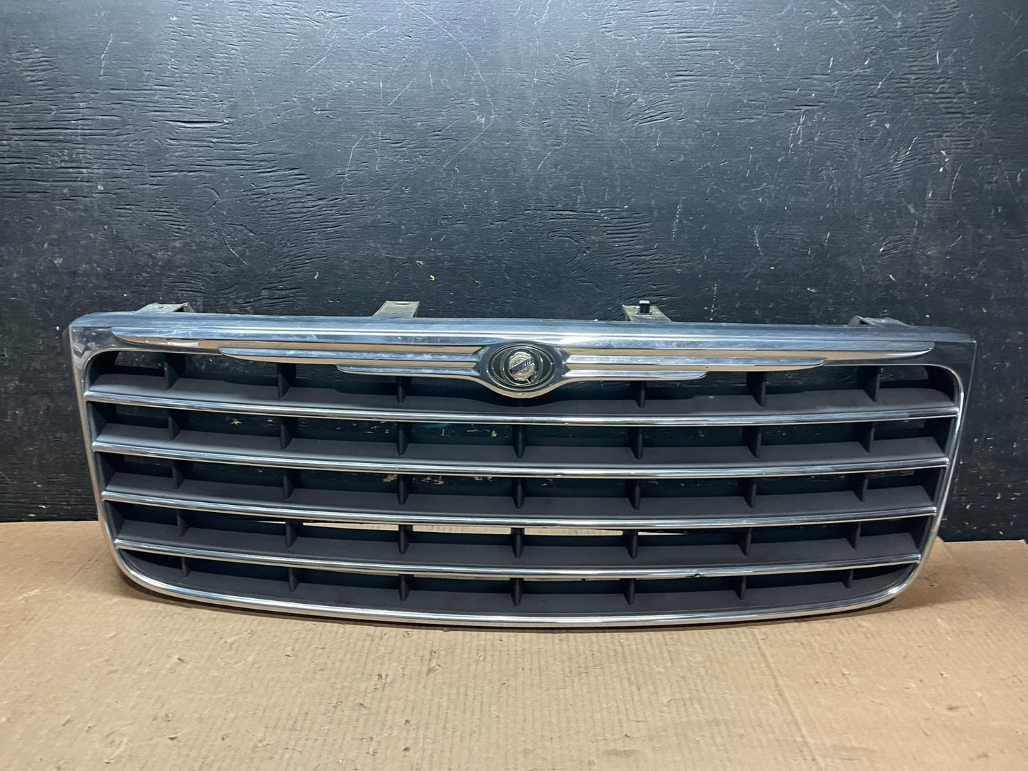 2007 2008 2009 Chrysler Aspen Front Radiator Upper Grill Grille Oem y9625 DG0