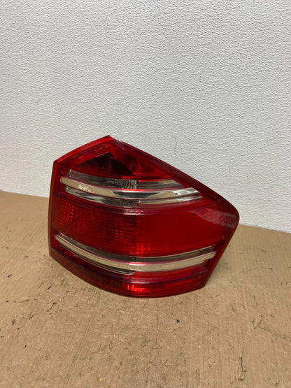 2007 to 2009 Mercedes GL-Class GL450 Right Passenger Tail Light OEM AC0095 DW0