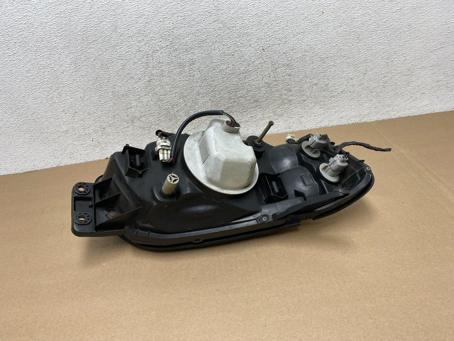 2001-2004 Subaru Legacy Outback Left Driver Lh Side Headlight AG4491 DW5