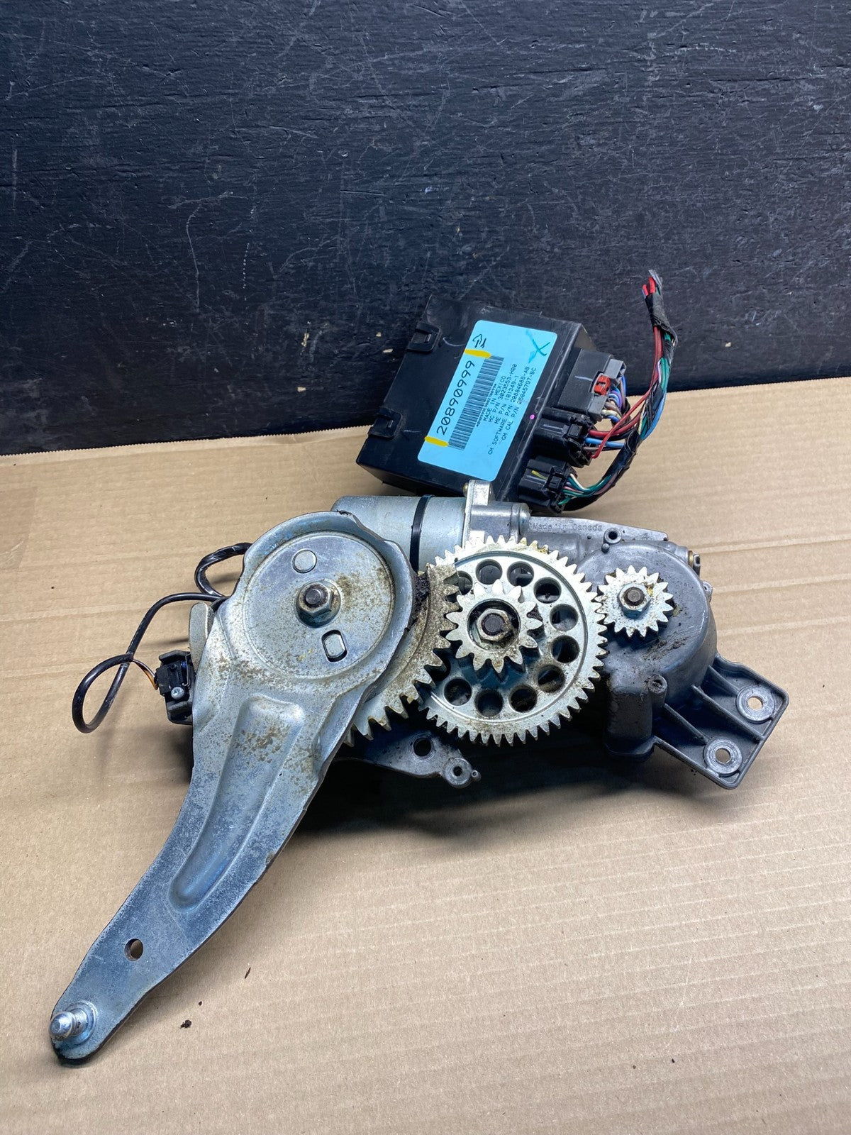 2009 to 2016 GMC Acadia Rear Trunk Liftgate Power Motor Actuator AF0040 DG4