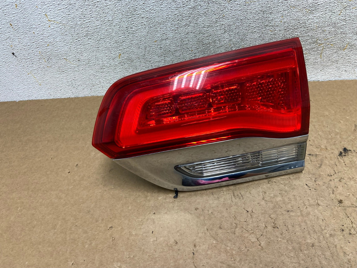 2014 - 2021 Jeep Grand Cherokee Right Passenger Inner Tail Light AI3657 LK0