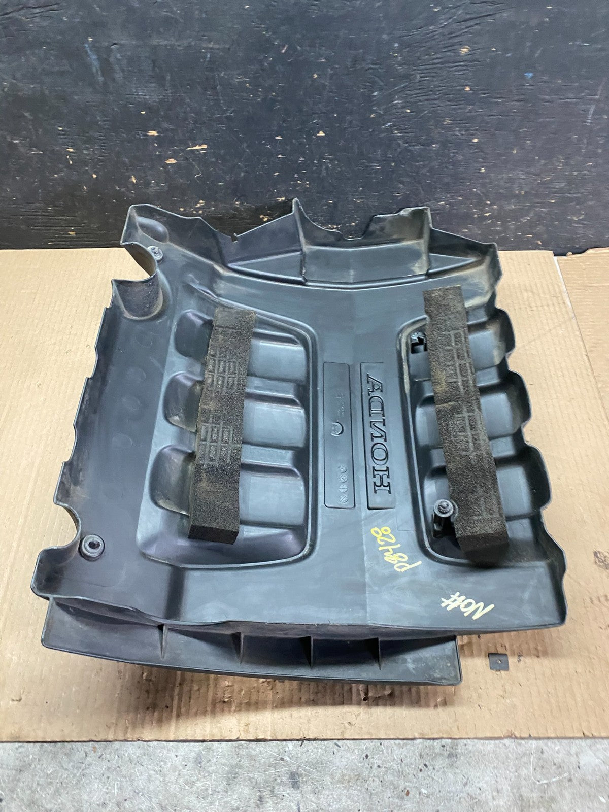 2005 to 2007 Honda Odyssey Black Engine Cover 3.5L No # q3122 DG7